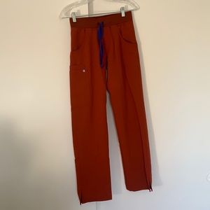 Figs Kade Cargo pants in Auburn